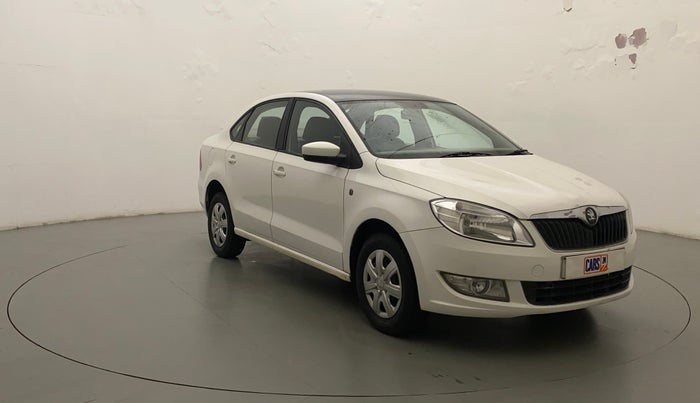 2013 Skoda Rapid AMBITION 1.6 MPI MT PLUS, Petrol, Manual, 82,602 km, Right Front Diagonal