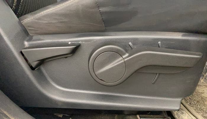 2023 Mahindra Thar LX P 2WD AT HT, Petrol, Automatic, 31,585 km, Driver Side Adjustment Panel