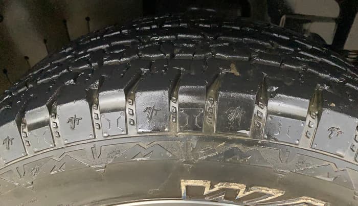2023 Mahindra Thar LX P 2WD AT HT, Petrol, Automatic, 31,585 km, Right Front Tyre Tread
