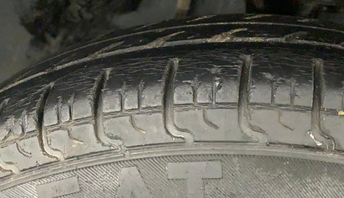 2018 Maruti Alto 800 LXI, Petrol, Manual, 39,074 km, Right Front Tyre Tread