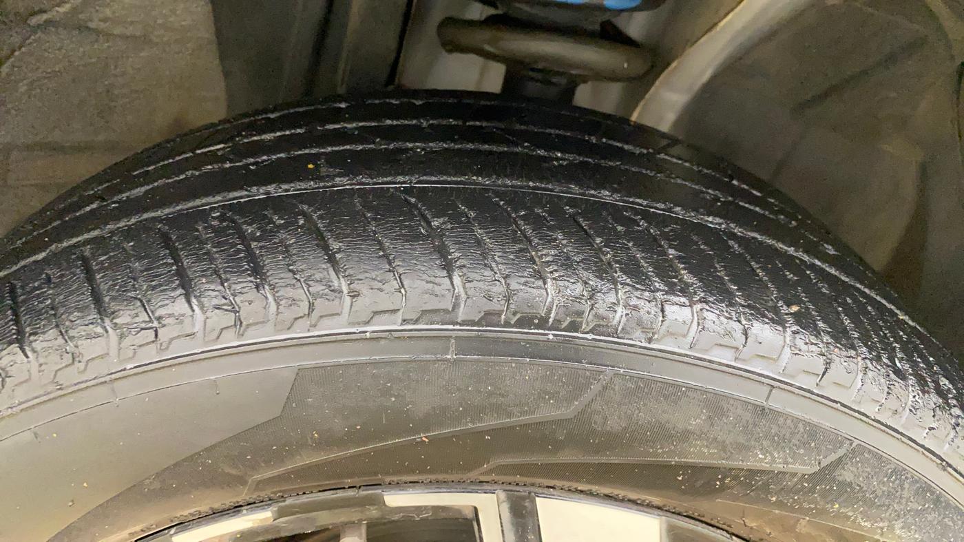 2021 Renault Kiger RXZ AMT, Petrol, Automatic, 33,628 km, Right Front Tyre Tread