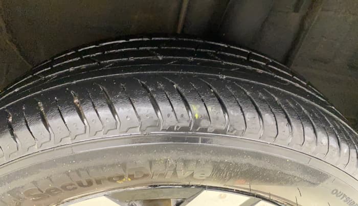 2021 Renault Kiger RXZ AMT, Petrol, Automatic, 33,628 km, Left Rear Tyre Tread