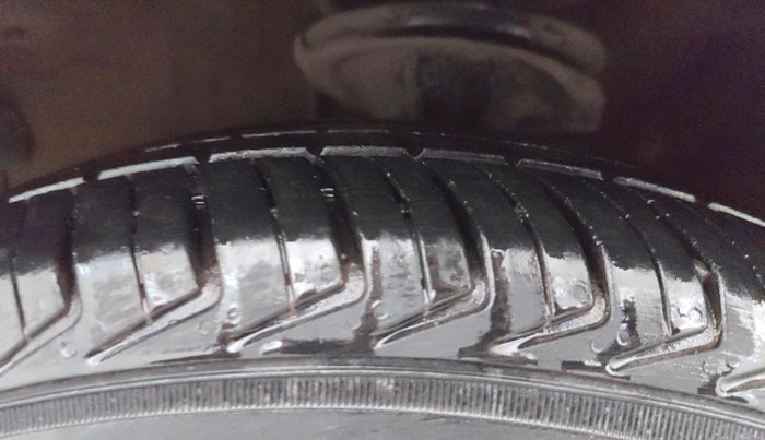 2013 Hyundai i10 ERA 1.1, Petrol, Manual, 46,602 km, Left Front Tyre Tread