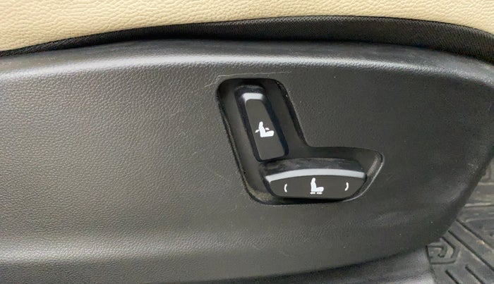2023 MG HECTOR SMART PRO 2.0 TURBO DIESEL, Diesel, Manual, 75,335 km, Driver Side Adjustment Panel