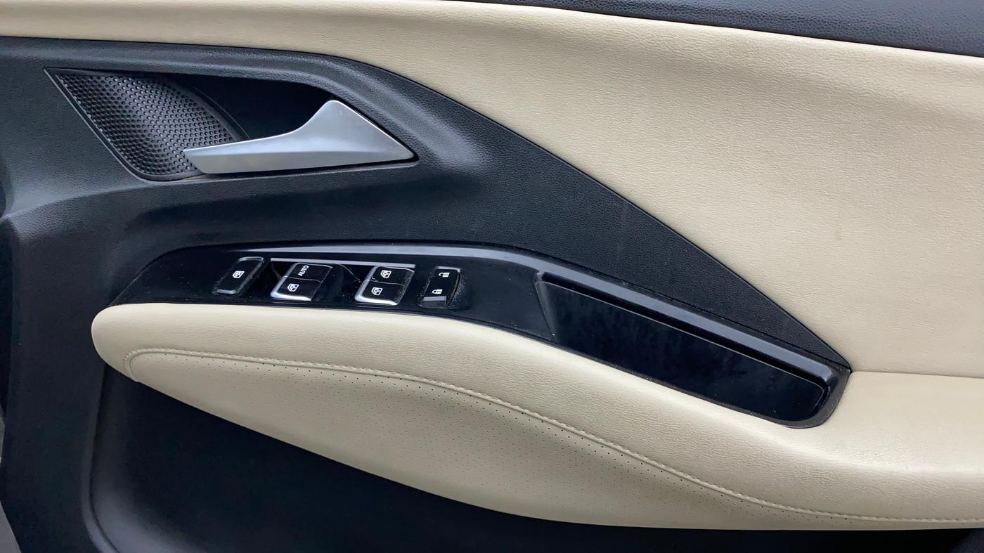 2023 MG HECTOR SMART PRO 2.0 TURBO DIESEL, Diesel, Manual, 75,335 km, Driver Side Door Panels Control