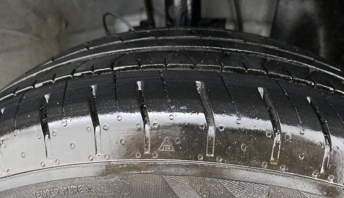 2022 Hyundai VENUE S 1.2, Petrol, Manual, 10,380 km, Right Front Tyre Tread