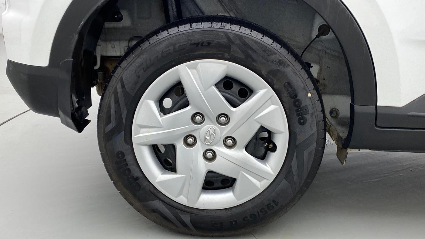2022 Hyundai VENUE S 1.2, Petrol, Manual, 10,380 km, Right Rear Wheel