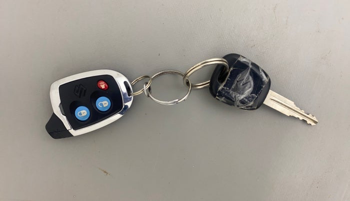 2014 Maruti Alto K10 VXI, Petrol, Manual, 70,639 km, Key Close Up