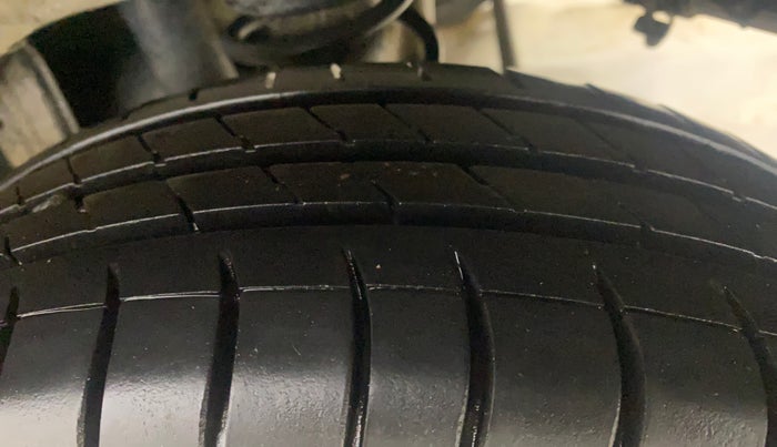 2014 Maruti Alto K10 VXI, Petrol, Manual, 70,639 km, Left Rear Tyre Tread