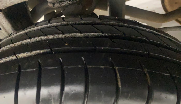 2014 Maruti Alto K10 VXI, Petrol, Manual, 70,639 km, Right Rear Tyre Tread