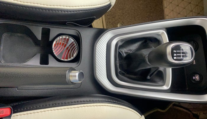 2020 KIA SONET HTX 1.0 IMT, Petrol, Manual, 1,04,558 km, Gear Lever