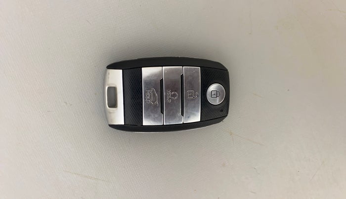 2020 KIA SONET HTX 1.0 IMT, Petrol, Manual, 1,04,558 km, Key Close Up