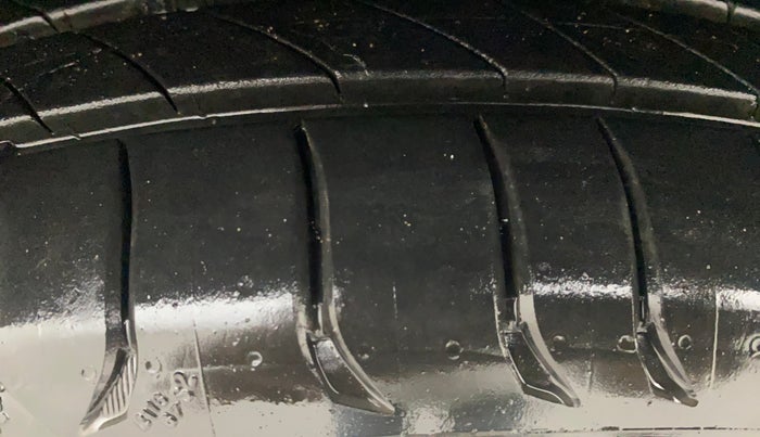 2020 KIA SONET HTX 1.0 IMT, Petrol, Manual, 1,04,558 km, Left Front Tyre Tread