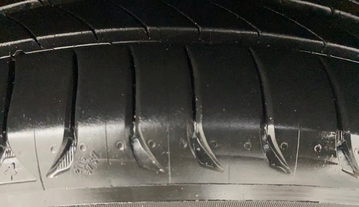 2020 KIA SONET HTX 1.0 IMT, Petrol, Manual, 1,04,558 km, Right Front Tyre Tread