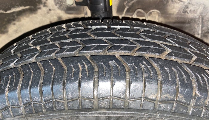 2016 Maruti Swift Dzire LXI (O), Petrol, Manual, 17,567 km, Right Front Tyre Tread