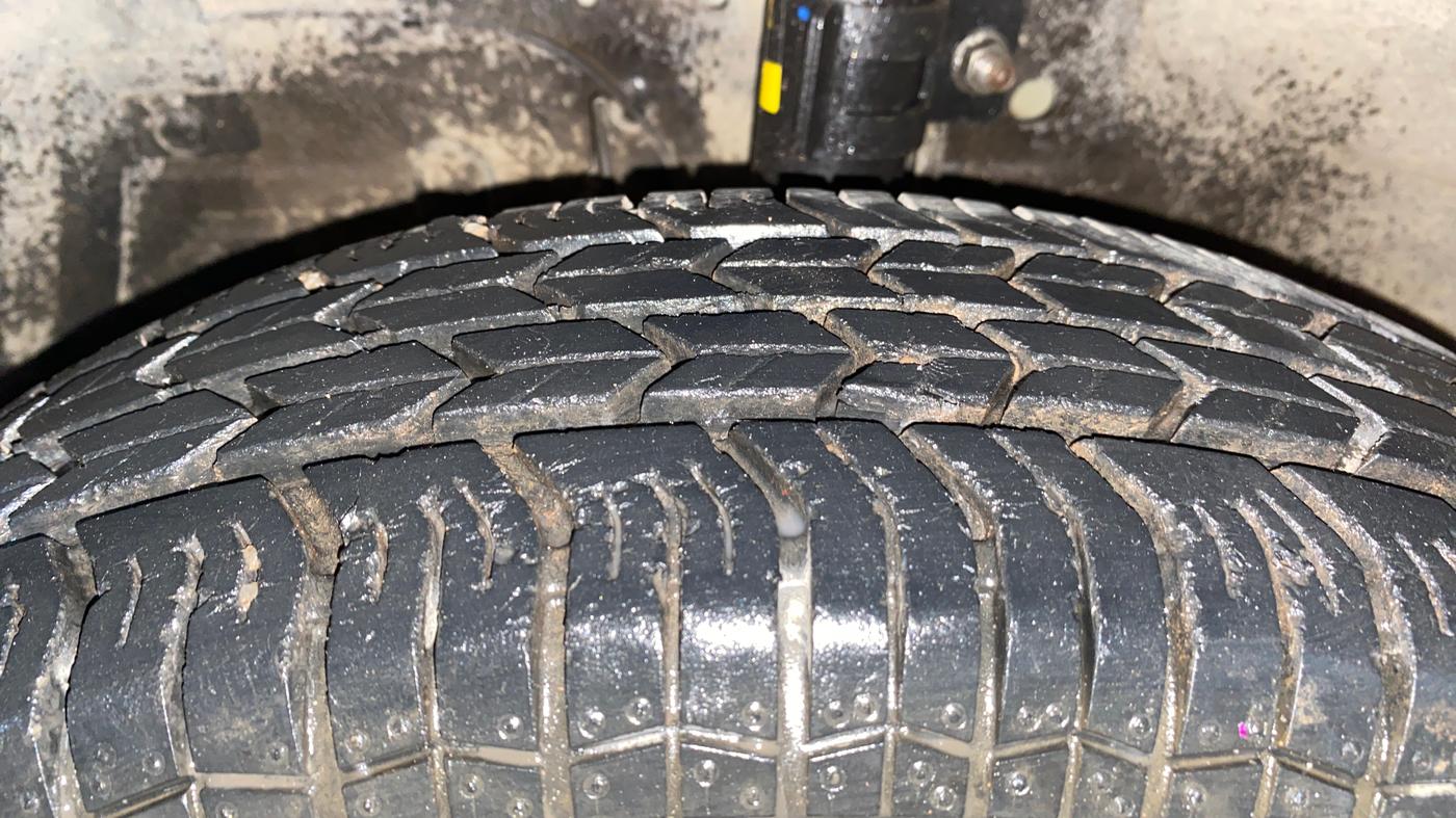 2016 Maruti Swift Dzire LXI (O), Petrol, Manual, 17,567 km, Left Front Tyre Tread