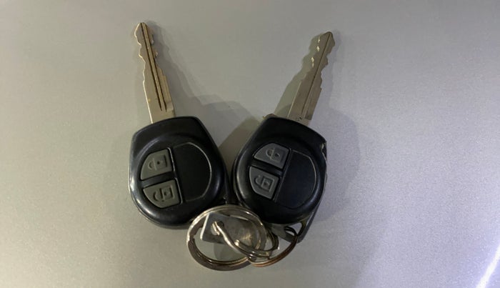 2016 Maruti Swift Dzire LXI (O), Petrol, Manual, 17,567 km, Key Close Up