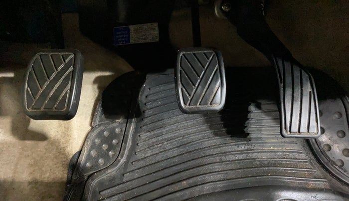 2016 Maruti Swift Dzire LXI (O), Petrol, Manual, 17,567 km, Pedals