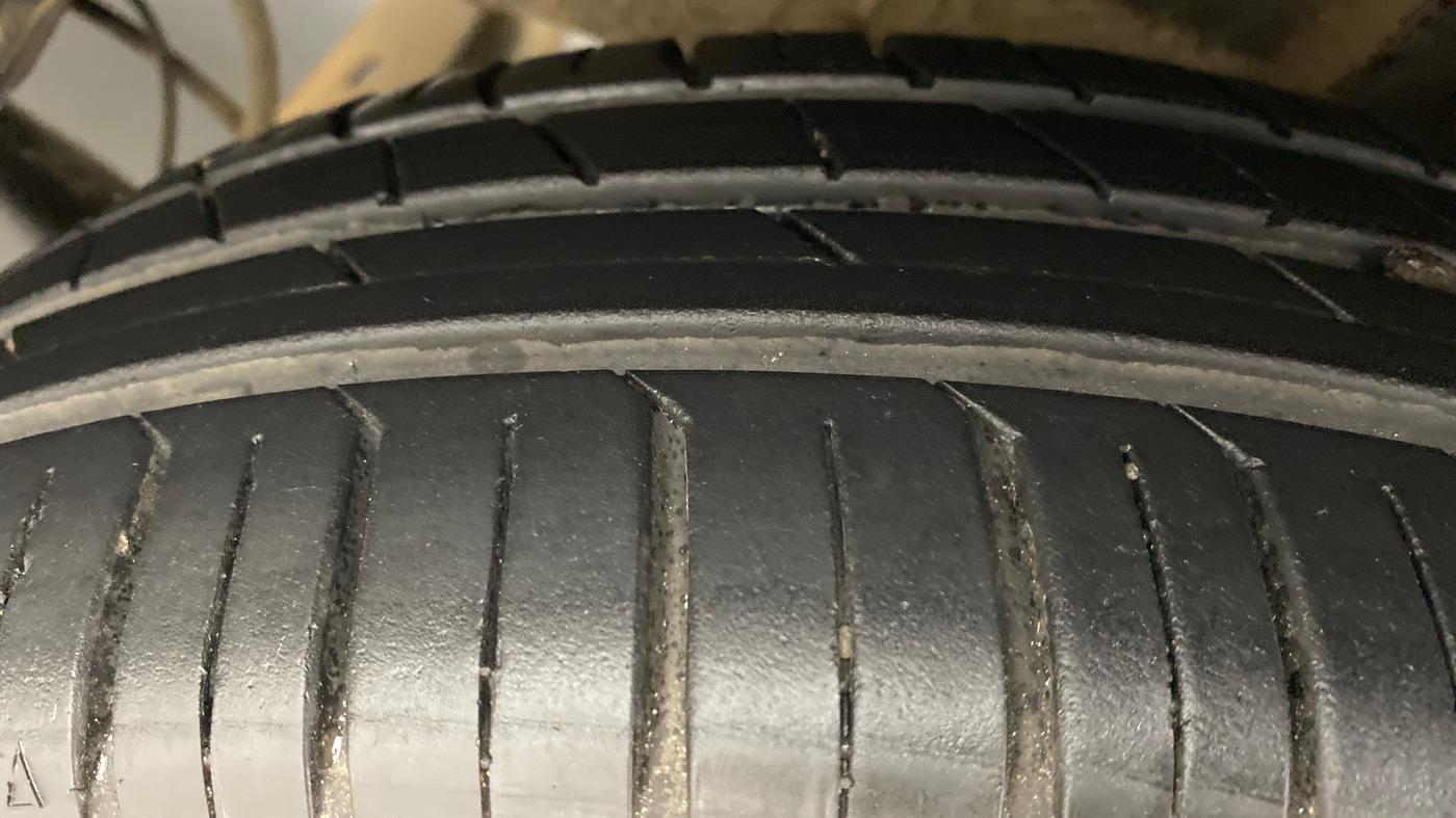 2020 Renault TRIBER RXZ AT, Petrol, Automatic, 5,948 km, Left Rear Tyre Tread