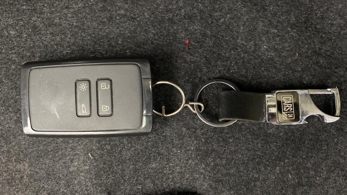 2020 Renault TRIBER RXZ AT, Petrol, Automatic, 5,948 km, Key Close Up