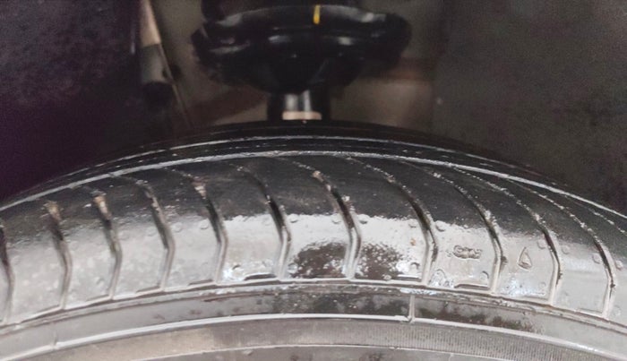 2024 Skoda KUSHAQ AMBITION 1.0L TSI MT, Petrol, Manual, 41,005 km, Right Front Tyre Tread