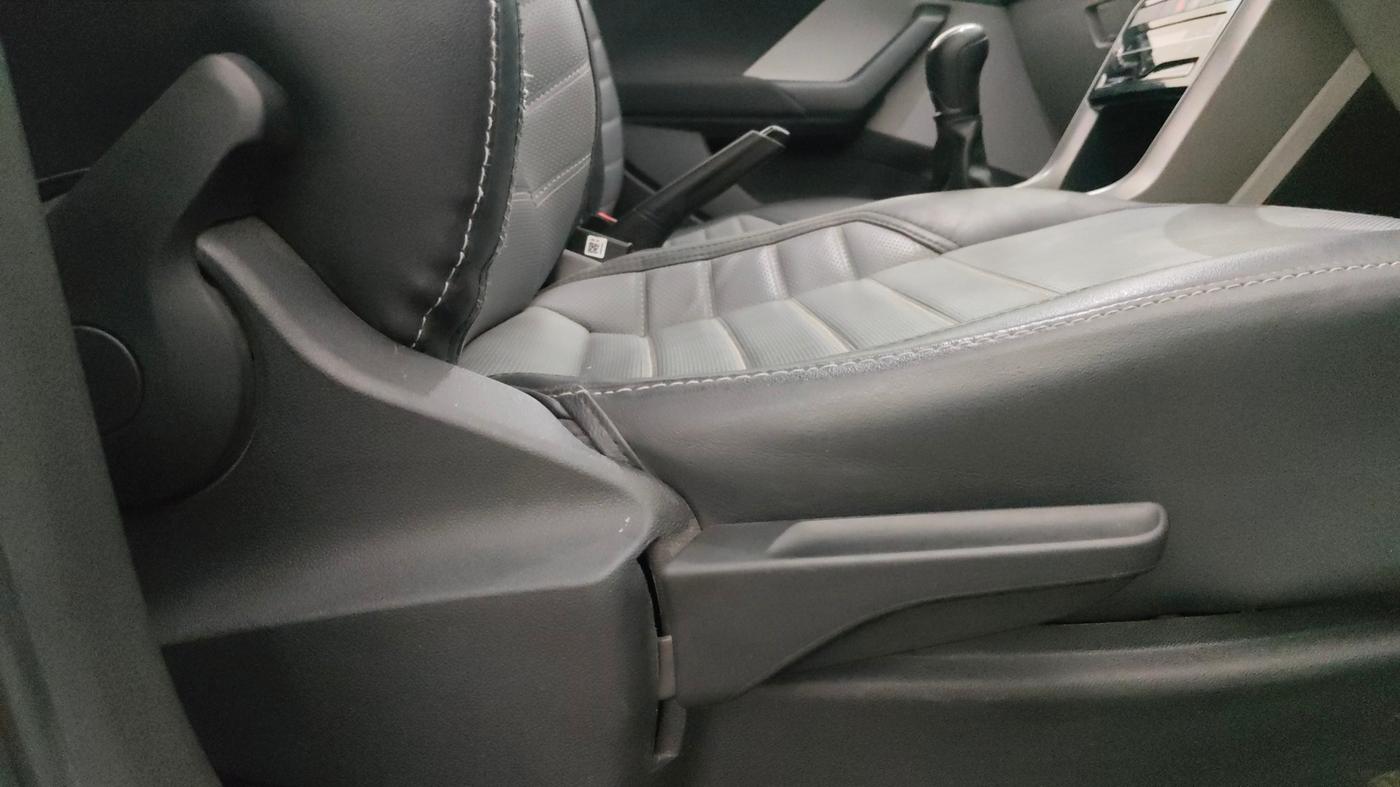 2024 Skoda KUSHAQ AMBITION 1.0L TSI MT, Petrol, Manual, 41,005 km, Driver Side Adjustment Panel