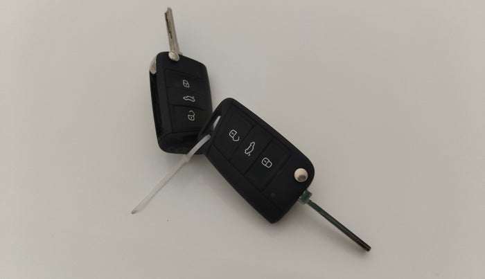 2024 Skoda KUSHAQ AMBITION 1.0L TSI MT, Petrol, Manual, 41,005 km, Key Close Up