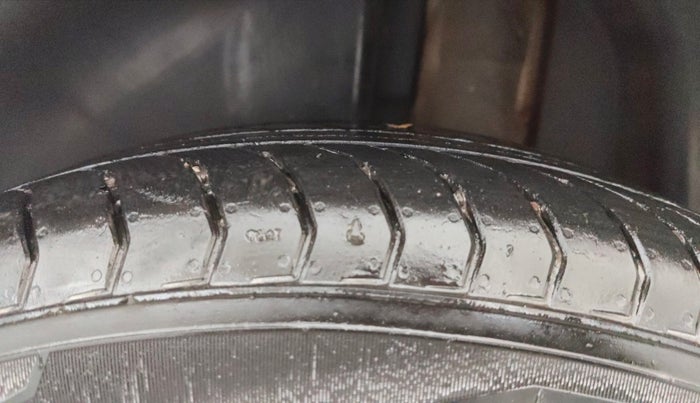 2024 Skoda KUSHAQ AMBITION 1.0L TSI MT, Petrol, Manual, 41,005 km, Left Rear Tyre Tread