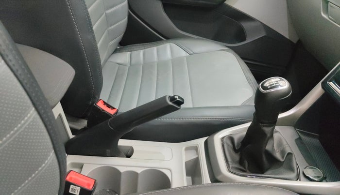 2024 Skoda KUSHAQ AMBITION 1.0L TSI MT, Petrol, Manual, 41,005 km, Gear Lever