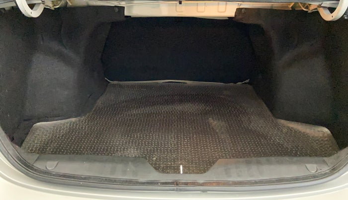 2015 Maruti Ciaz VXI+, Petrol, Manual, 78,414 km, Boot Inside