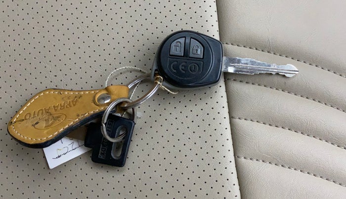 2015 Maruti Ciaz VXI+, Petrol, Manual, 78,414 km, Key Close Up