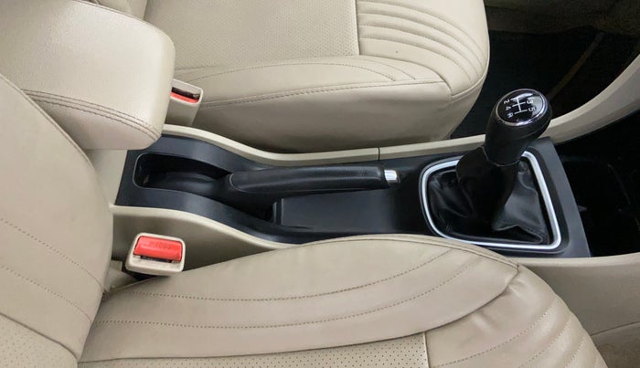 2015 Maruti Ciaz VXI+, Petrol, Manual, 78,414 km, Gear Lever