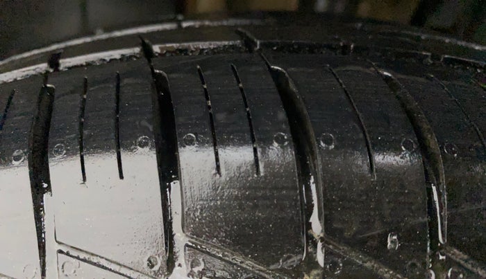 2019 Renault TRIBER RXT, Petrol, Manual, 25,013 km, Left Front Tyre Tread