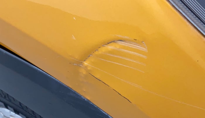 2019 Renault TRIBER RXT, Petrol, Manual, 25,013 km, Right fender - Minor scratches