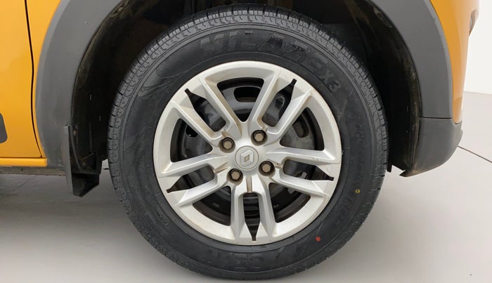2019 Renault TRIBER RXT, Petrol, Manual, 25,013 km, Right Front Wheel