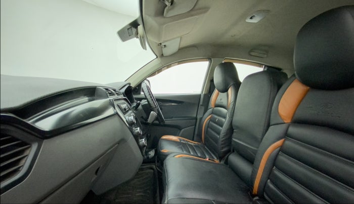 2018 Mahindra KUV 100 NXT K2 P 6 STR, Petrol, Manual, 78,861 km, Right Side Front Door Cabin