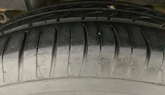 2018 Mahindra KUV 100 NXT K2 P 6 STR, Petrol, Manual, 78,861 km, Right Rear Tyre Tread