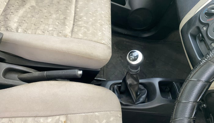 2014 Maruti Wagon R 1.0 VXI, Petrol, Manual, 37,808 km, Gear Lever