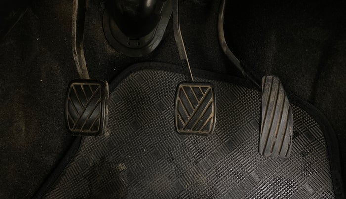 2014 Maruti Wagon R 1.0 VXI, Petrol, Manual, 37,808 km, Pedals