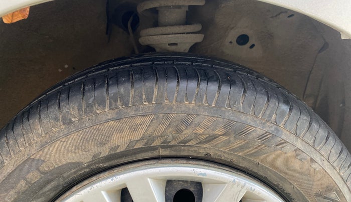 2014 Maruti Wagon R 1.0 VXI, Petrol, Manual, 37,808 km, Right Front Tyre Tread
