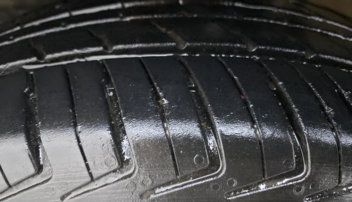 2021 Maruti New Wagon-R LXI CNG 1.0 L, CNG, Manual, 18,687 km, Left Front Tyre Tread