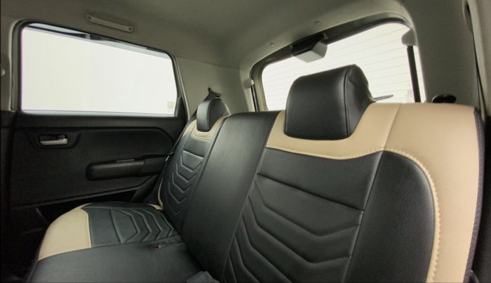 2022 Maruti New Wagon-R ZXI 1.2, Petrol, Manual, 29,074 km, Right Side Rear Door Cabin