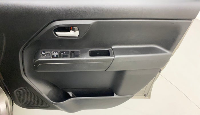 2022 Maruti New Wagon-R ZXI 1.2, Petrol, Manual, 29,074 km, Driver Side Door Panels Control
