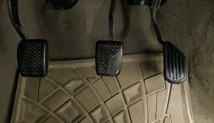 2014 Toyota Etios Liva D 4D GD, Diesel, Manual, 1,76,983 km, Pedals