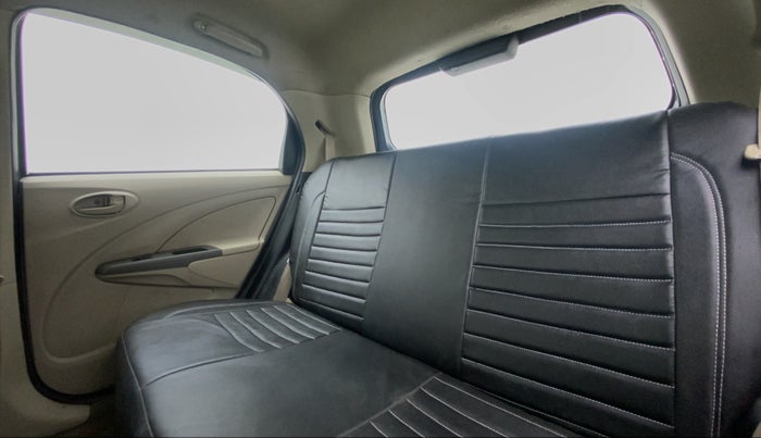 2014 Toyota Etios Liva D 4D GD, Diesel, Manual, 1,76,983 km, Right Side Rear Door Cabin