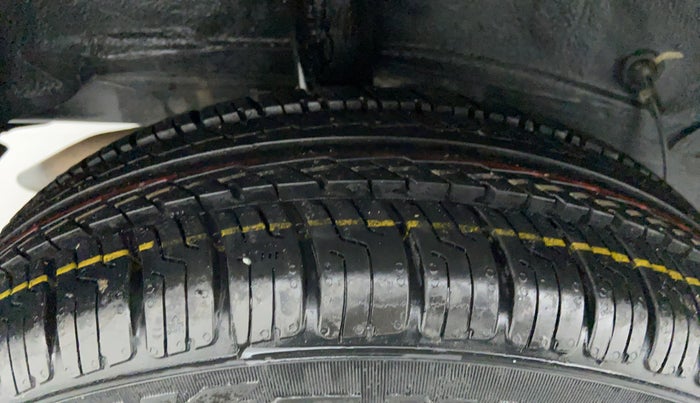 2014 Toyota Etios Liva D 4D GD, Diesel, Manual, 1,76,983 km, Right Rear Tyre Tread