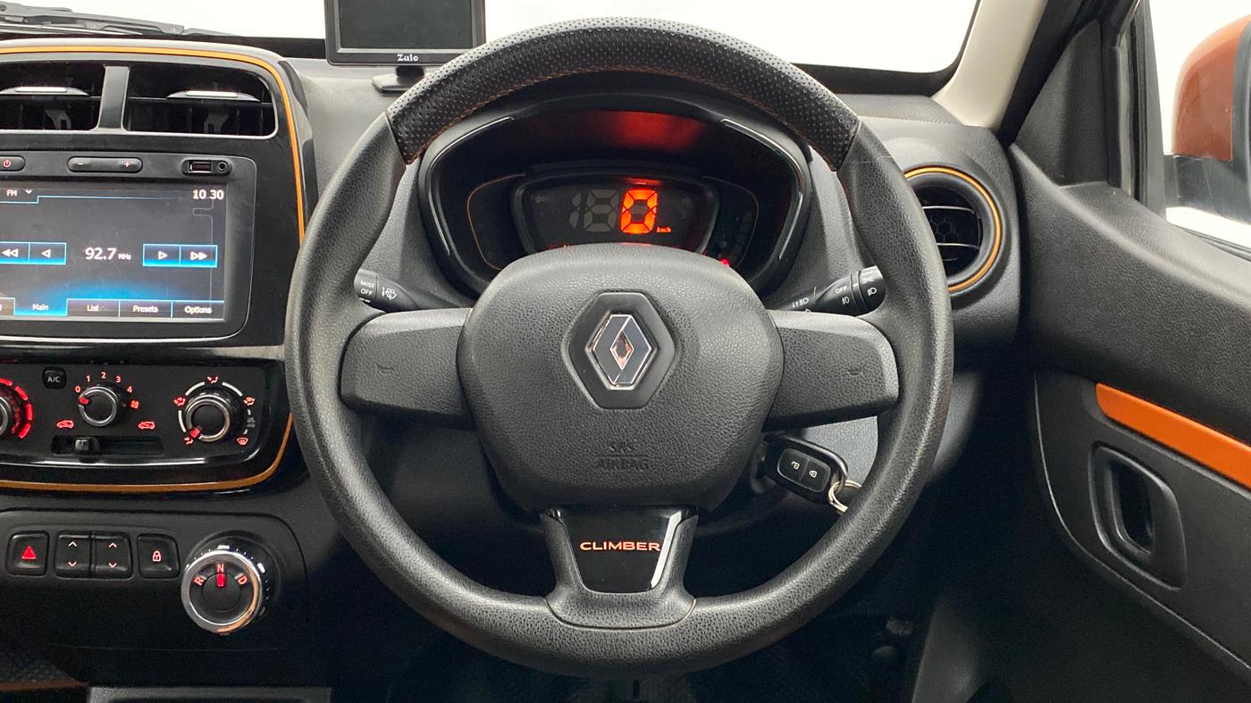2017 Renault Kwid CLIMBER 1.0 AT, Petrol, Automatic, 23,090 km, Steering Wheel Close Up
