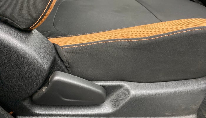2017 Renault Kwid CLIMBER 1.0 AT, Petrol, Automatic, 23,090 km, Driver Side Adjustment Panel