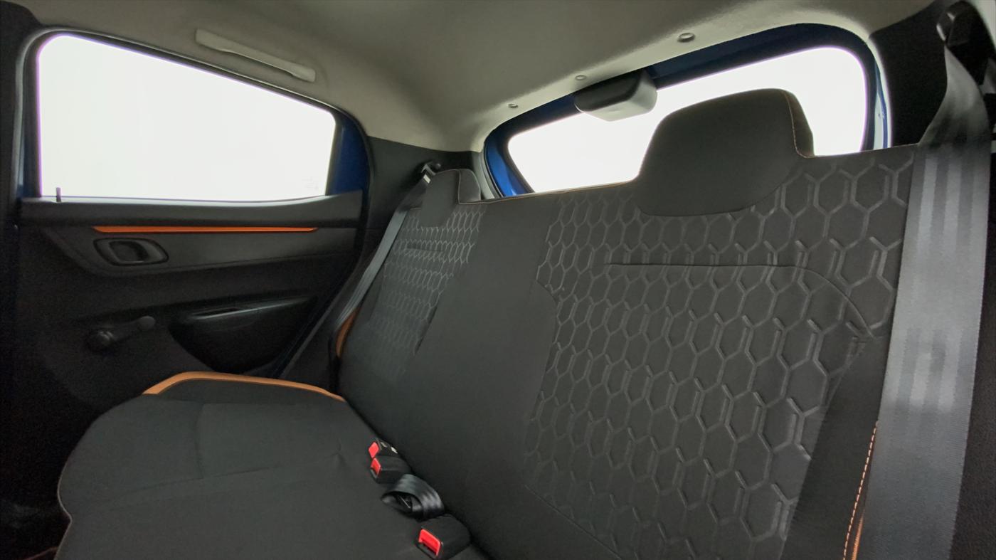 2017 Renault Kwid CLIMBER 1.0 AT, Petrol, Automatic, 23,090 km, Right Side Rear Door Cabin