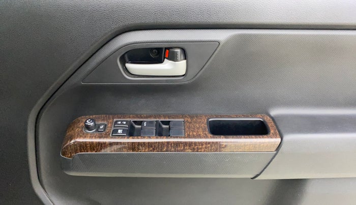2021 Maruti New Wagon-R ZXI 1.2, Petrol, Manual, 50,624 km, Driver Side Door Panels Control